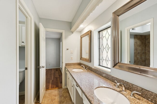 Building Photo - 14819 Walbrook Dr