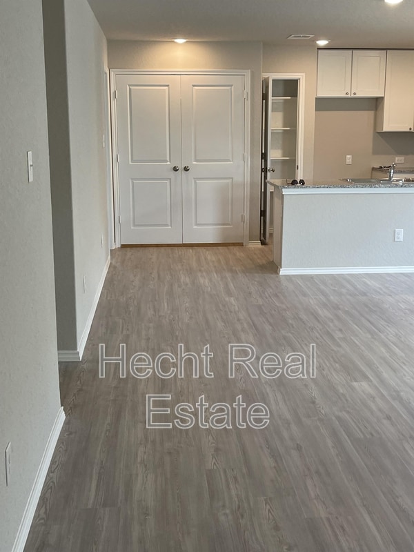 Building Photo - 10754 Prusiner Dr