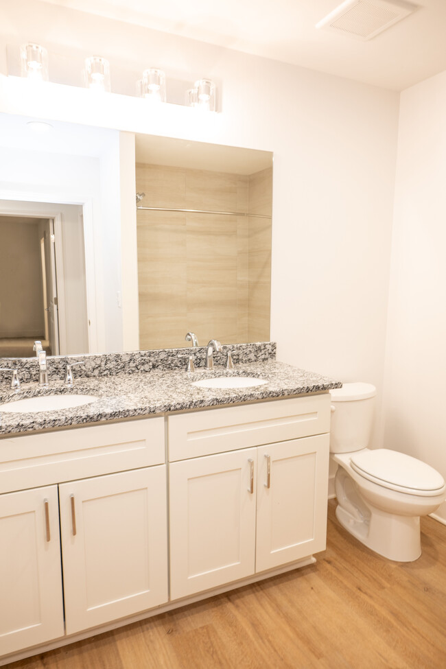 2102 | Bathroom - ArriveKC Condos