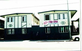 Building Photo - 7400-7406 S Hoover St