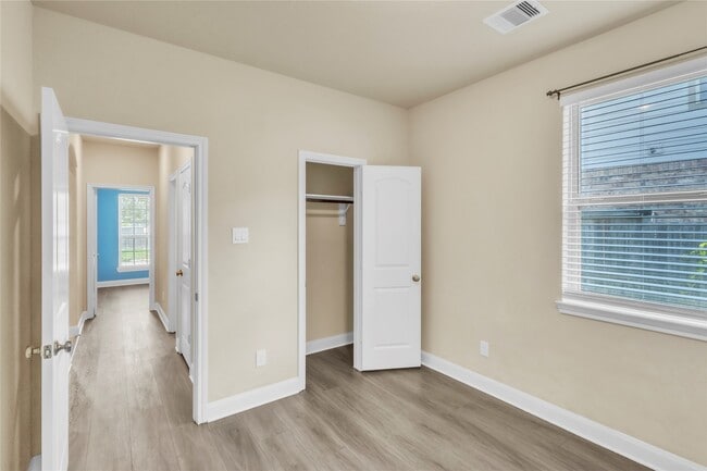 Building Photo - 4819 Eagles Glen Dr