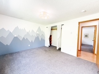 Building Photo - 450 NE Riverhill Dr