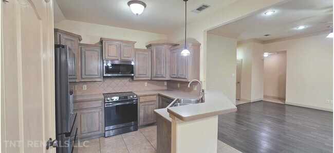 Building Photo - 408 Autumn Trail