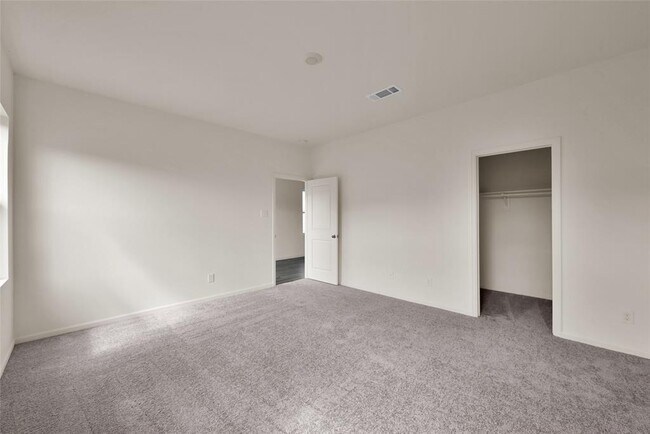 Building Photo - 583 Firemoon St