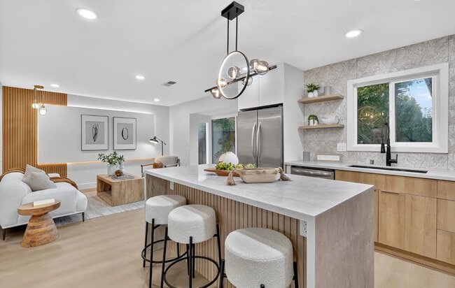 Building Photo - 5003 Valdez Ave