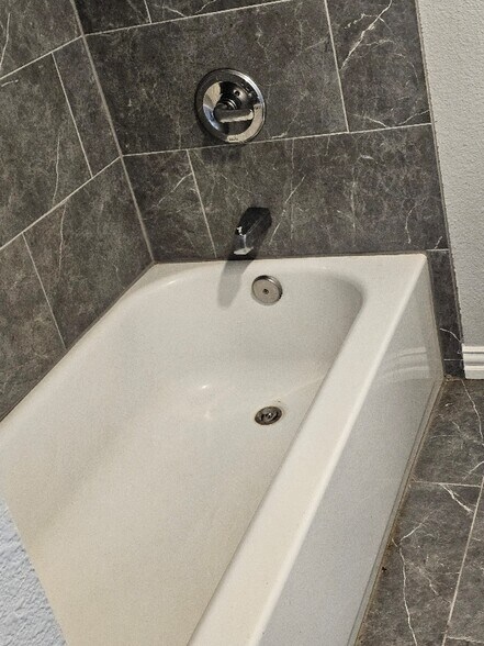 Building Photo - 1602 M Ave