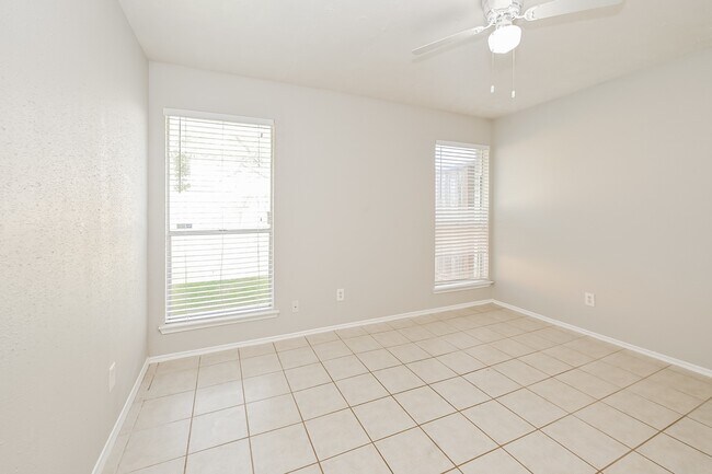 Building Photo - 3009 Walnut Springs Dr