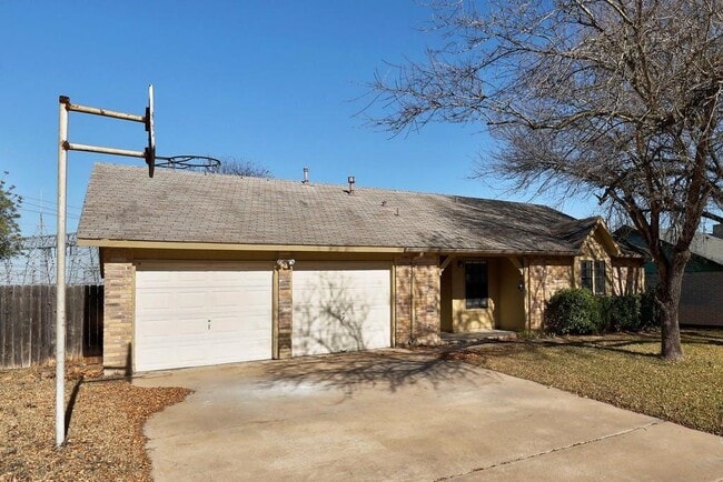 Building Photo - 1214 Doonesbury Dr