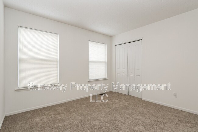 Building Photo - 35 Treat Ln