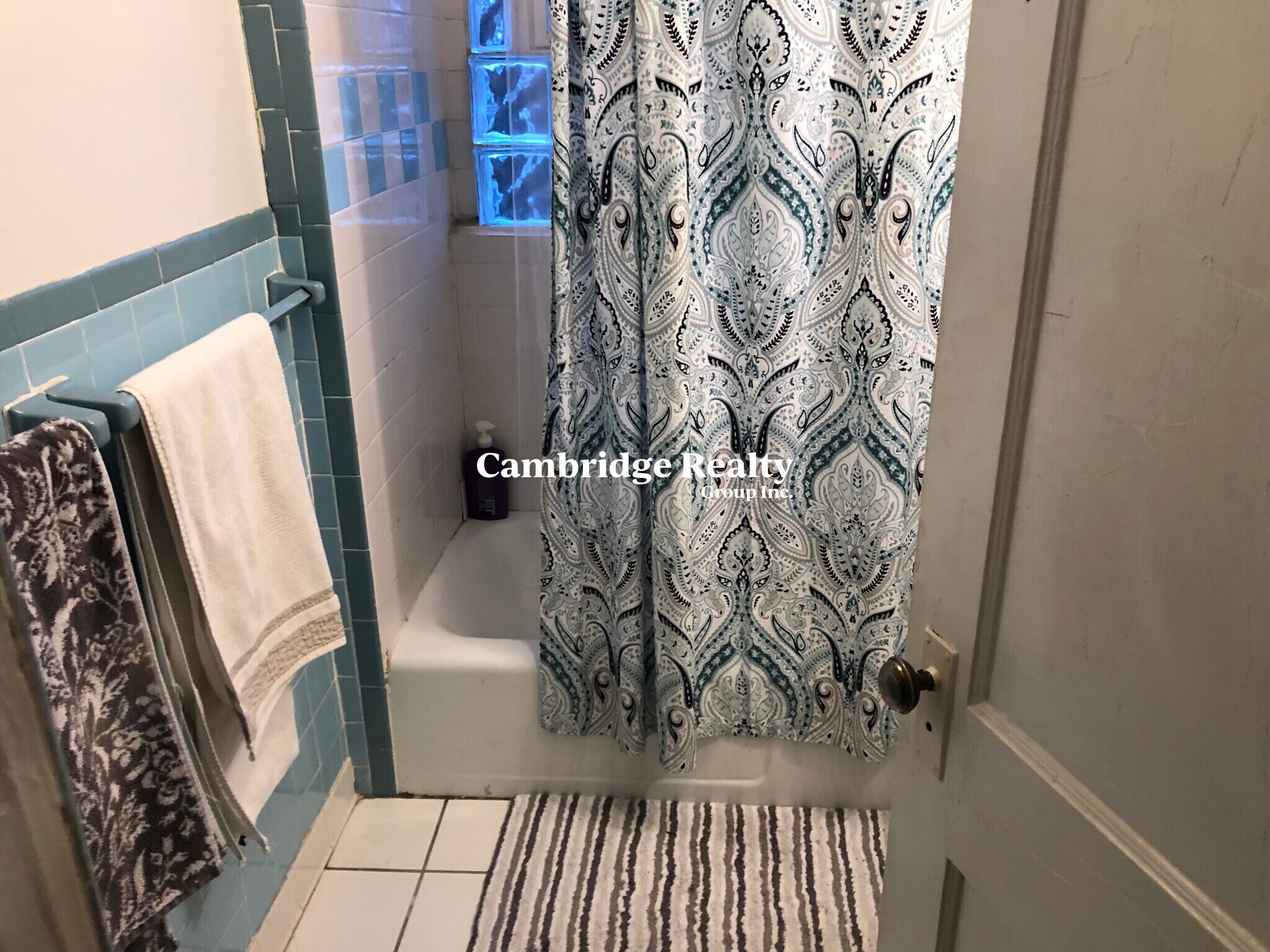 Building Photo - 218 Harvard St