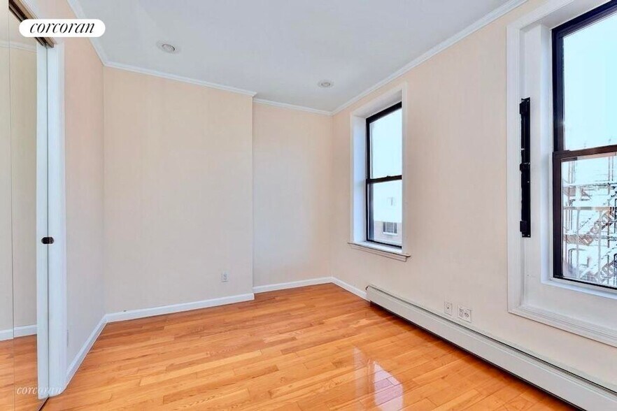 Building Photo - 206 E 124th St