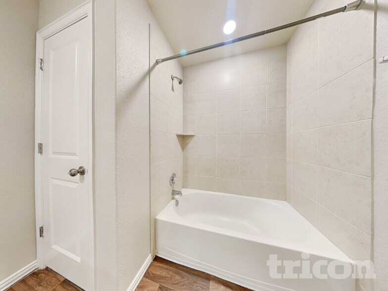 Building Photo - 127 Simon