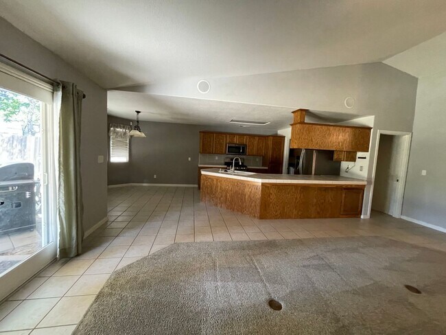 Building Photo - Southeast Visalia home coming soon!