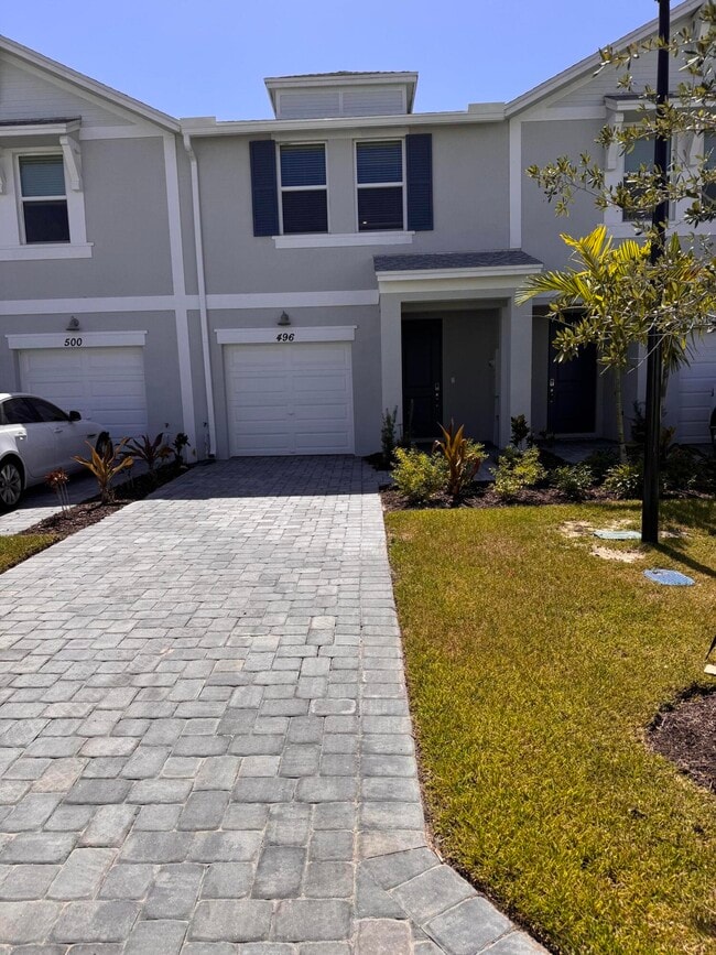 Building Photo - 496 Salisbury Cir