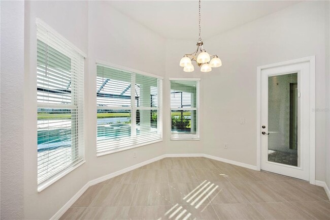 Building Photo - 12655 Wellen Golf St