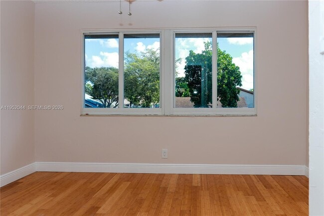 Building Photo - 8320 SW 39th Ct