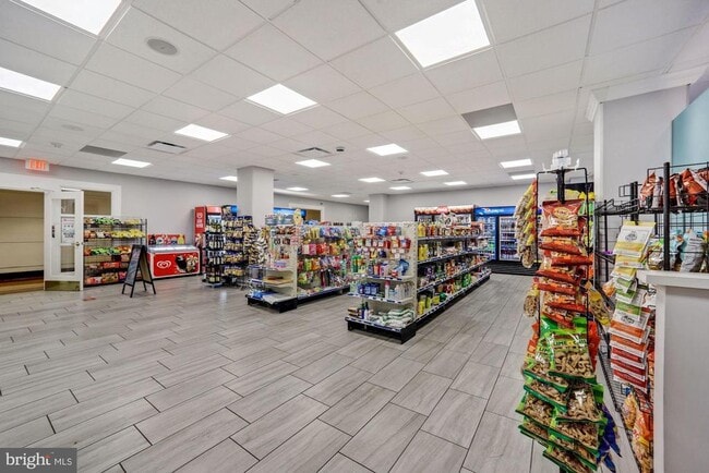 Building Photo - 307 Yoakum Pkwy