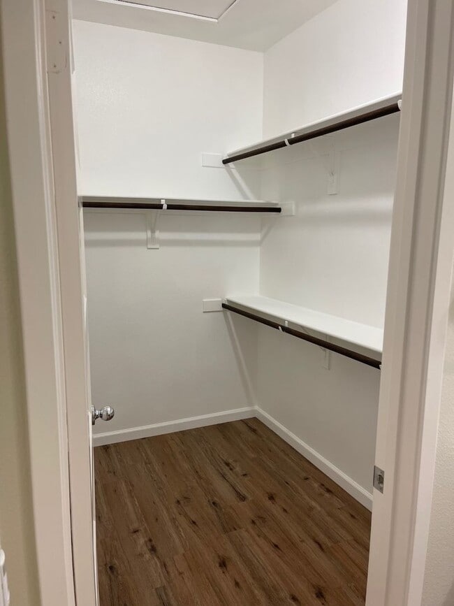 Building Photo - Modern 2-Bedroom Condo with Solar in the H...