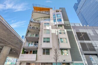 Building Photo - 69 Clementina St