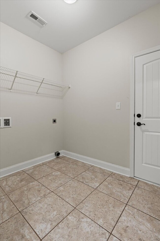 Building Photo - Fenced Yard! Storm Shelter! Conveniently l...