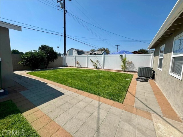 Building Photo - 1065 S Prospero Dr