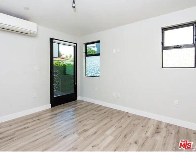 Building Photo - 483 Washington Blvd