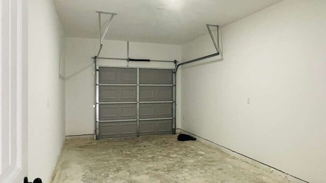 Building Photo - ? Brand-New Unit – 3 Bedrooms, 2.5 Bathroo...