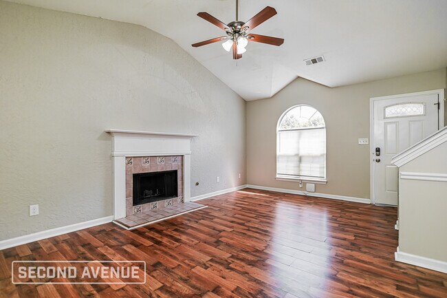 Building Photo - 320 Brookside Dr