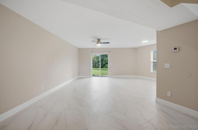 Building Photo - 1033 Goldenrod Rd