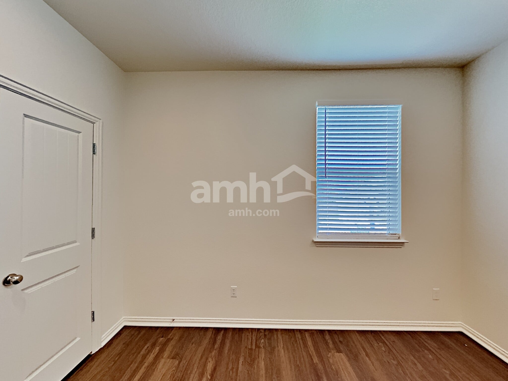Building Photo - 2705 Lillybrook Ln