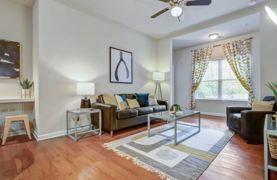 Building Photo - Room in Apartment on Campus Pointe Ct