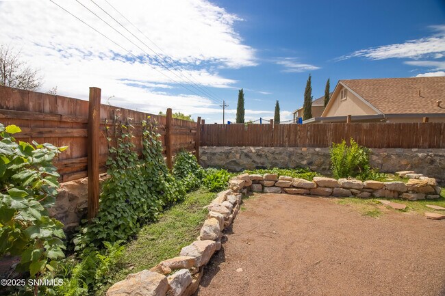 Building Photo - 3913 Pearl Ct