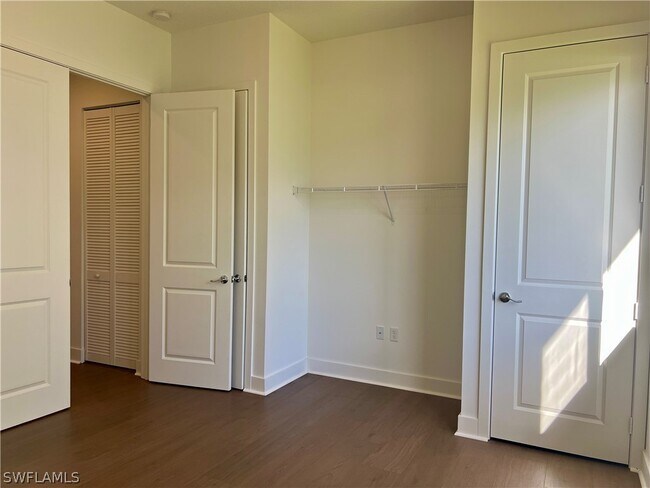 Building Photo - 5114 Panella Ave