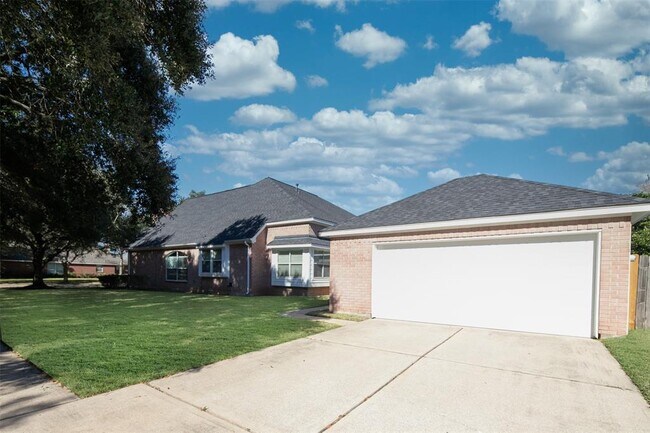 Building Photo - 4102 Magnolia Ln