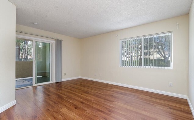 Building Photo - 7525 Charmant Dr