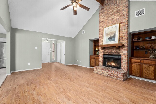 Building Photo - 6 S Pineplank Ct