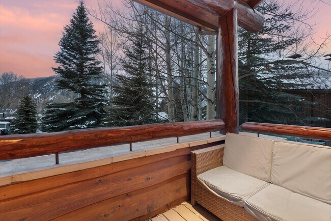 Building Photo - 395 Silverlode Dr