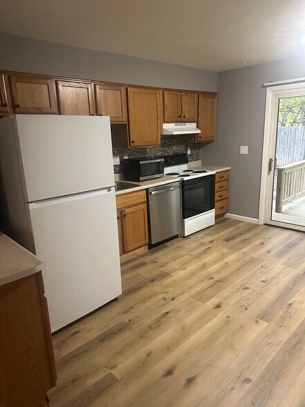 Building Photo - 4403 W Capri Ct