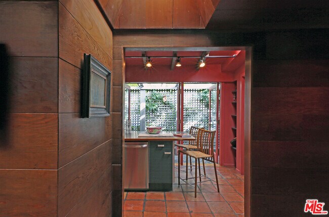 Building Photo - 2673 Mandeville Canyon Rd