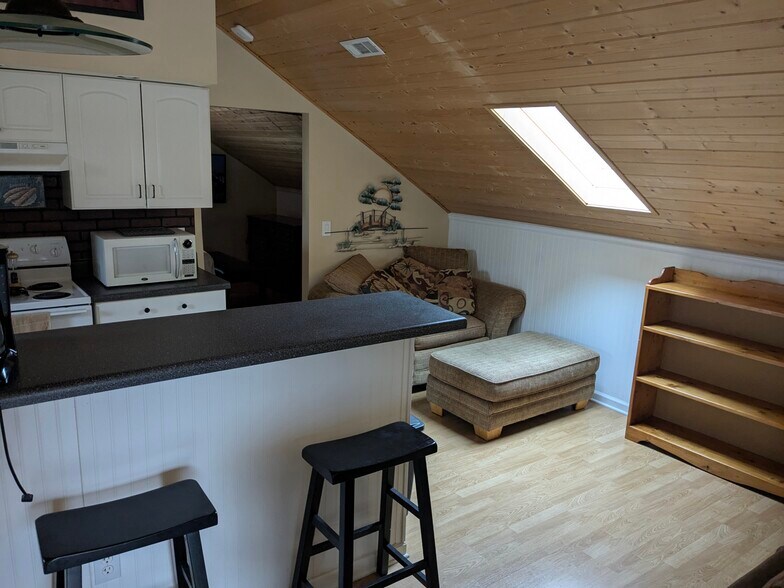 Building Photo - 128 Perrin Dr