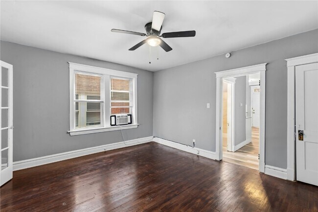 Building Photo - 4234 Dewey Ave