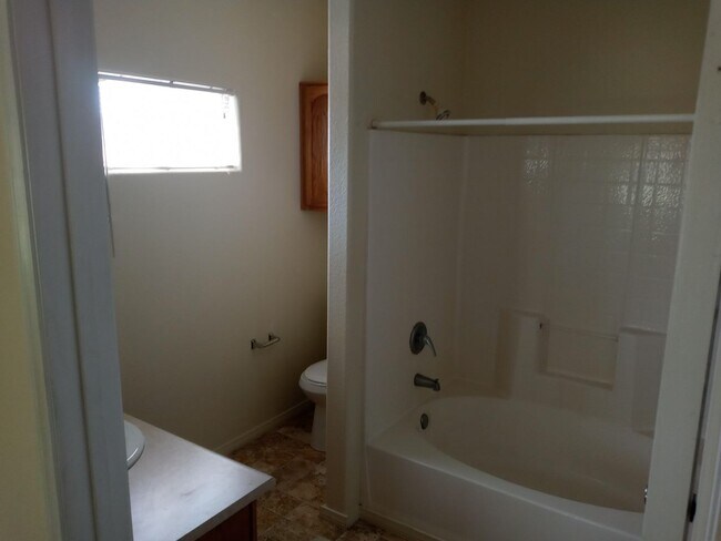 Building Photo - 41410 Juniper St