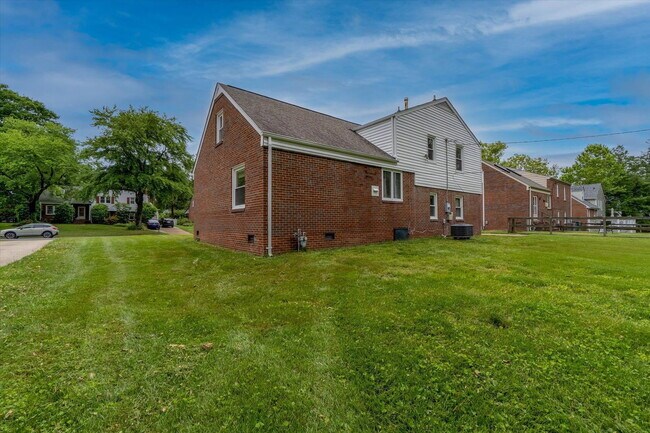 Building Photo - 8407 Pamela Dr