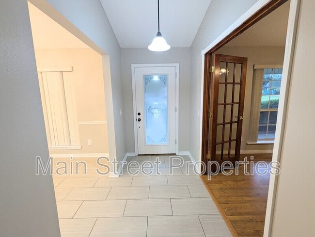 Building Photo - 1909 Southwind Cir