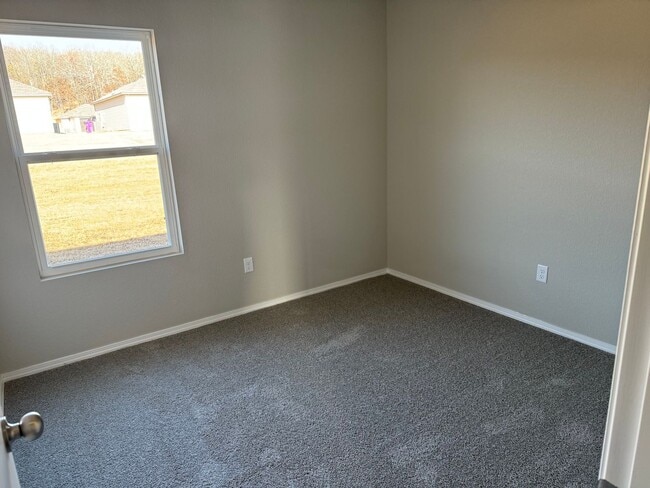 Building Photo - Contact Peggy at 501-676-1758