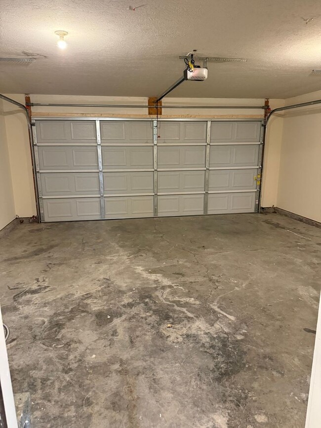 Building Photo - COMING SOON!!!!  Updated 4 Bedroom 2.5 Bath house in convenient West Knoxville location