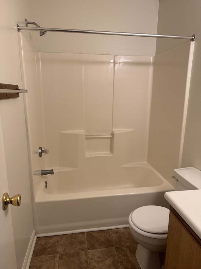 Building Photo - 712 Patton Cir