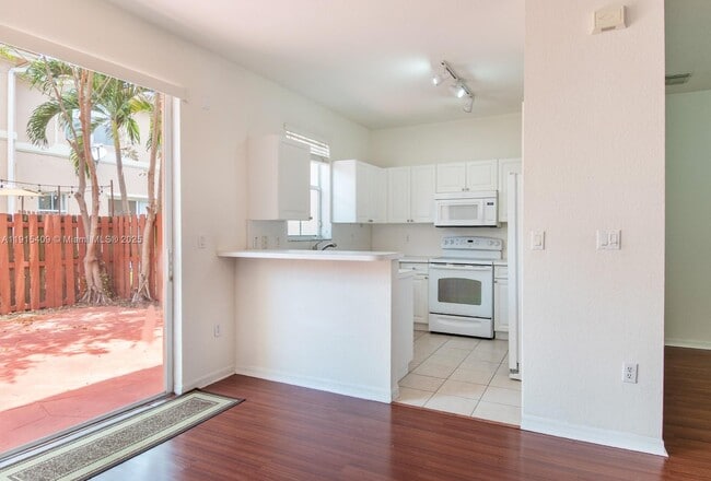 Building Photo - 12435 SW 125th St