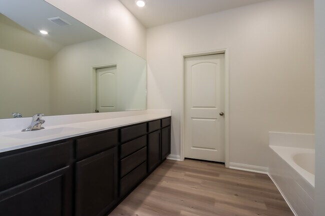 Building Photo - 5819 Littoral Rd