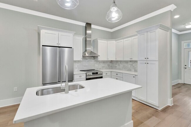 Building Photo - Updated 2-Bedroom Home in Indigo Hall at H...